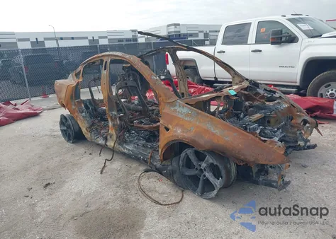 2026 Tesla Model Y Long Range Dual Motor All-Wheel Drive/Long Range Launch Series из США, поврежденный, VIN 7SAYGDEE1TA394561